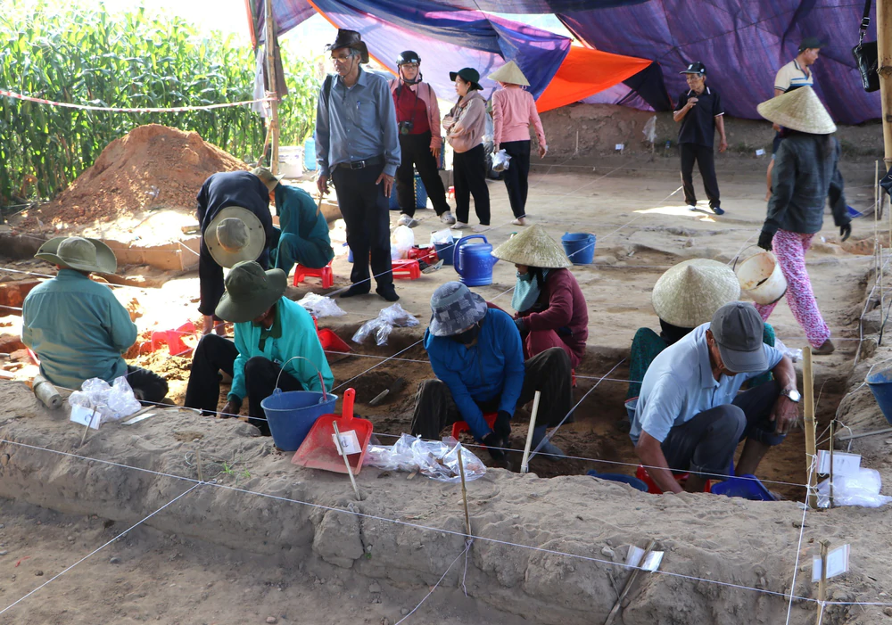 Phát hiện mới về Thành cổ Châu Sa - tòa thành đất duy nhất của người Chăm cổ còn khá nguyên vẹn - Ảnh 4. Phát hiện mới về Thành cổ Châu Sa - tòa thành đất duy nhất của người Chăm cổ còn khá nguyên vẹn - Ảnh 4.