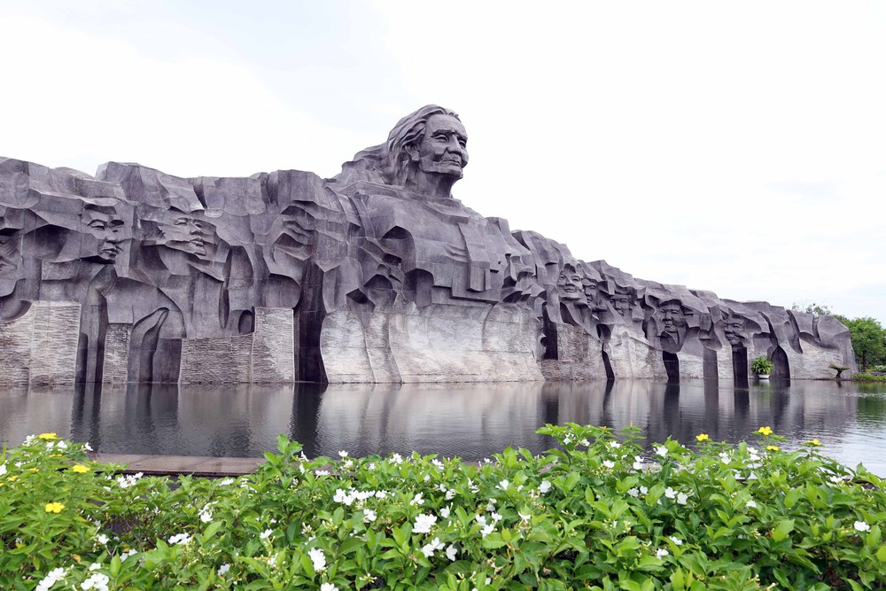 Đà Nẵng: Bảo tàng "đặc biệt" trong lòng Tượng đài Mẹ Việt Nam anh hùng - Ảnh 2. Đà Nẵng: Bảo tàng "đặc biệt" trong lòng Tượng đài Mẹ Việt Nam anh hùng - Ảnh 2.