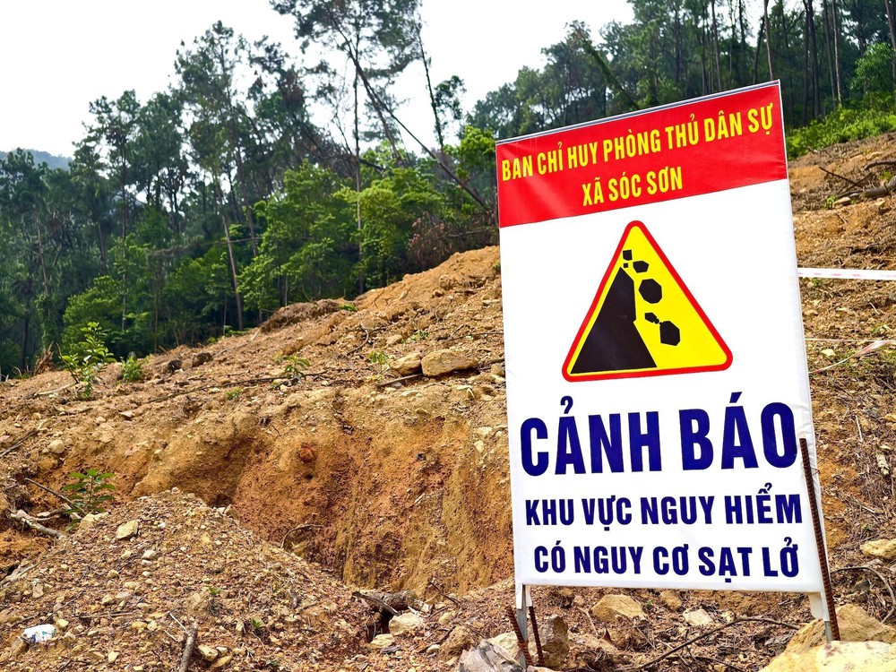 Hà Nội khẩn trương xử lý điểm sạt trượt tại Khu du lịch văn hóa Đền Sóc - Ảnh 6. Hà Nội khẩn trương xử lý điểm sạt trượt tại Khu du lịch văn hóa Đền Sóc - Ảnh 6.