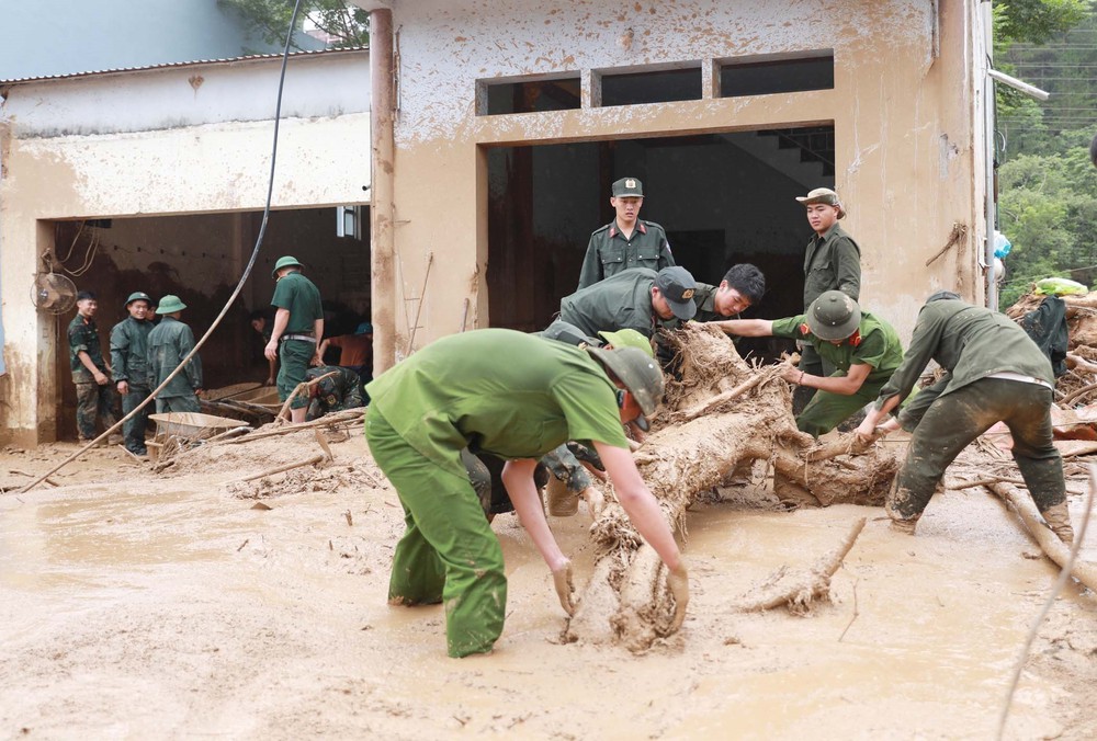 Mường Than (Lai Châu) tan hoang sau lũ quét, sạt lở đất - Ảnh 3. Mường Than (Lai Châu) tan hoang sau lũ quét, sạt lở đất - Ảnh 3.