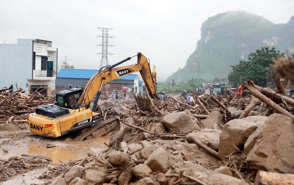 Mường Than (Lai Châu) tan hoang sau lũ quét, sạt lở đất - Ảnh 11. Mường Than (Lai Châu) tan hoang sau lũ quét, sạt lở đất - Ảnh 11.