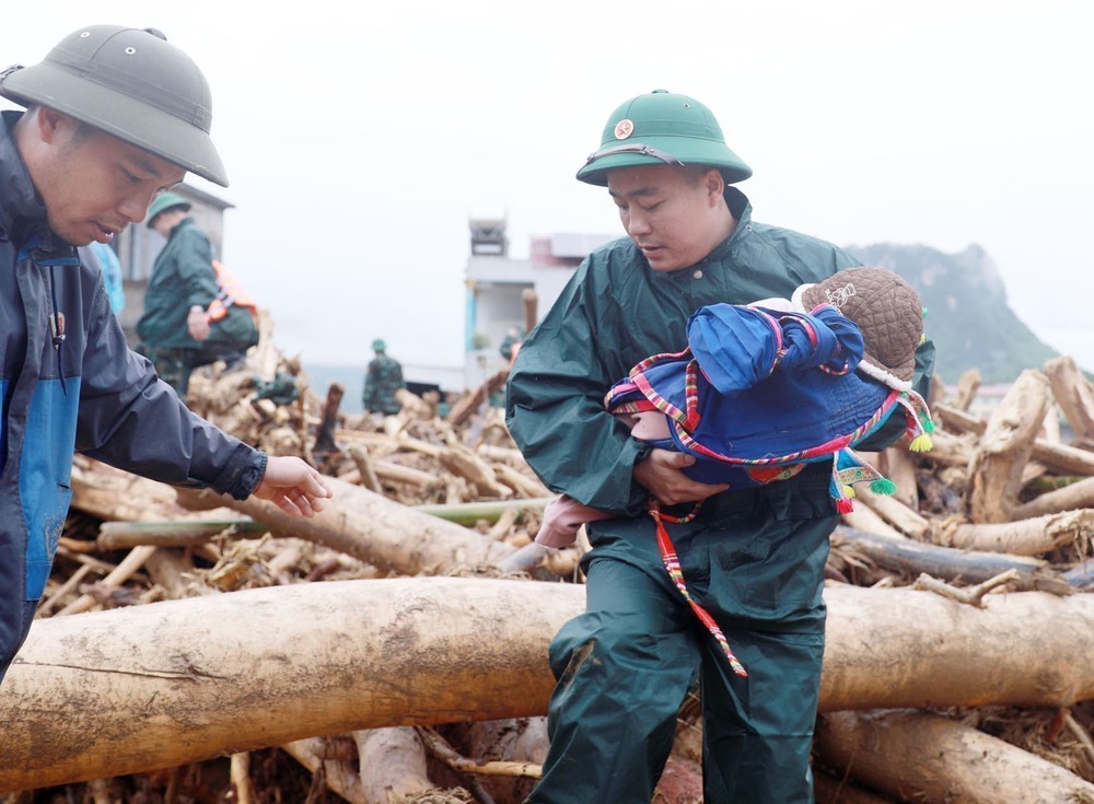 Mường Than (Lai Châu) tan hoang sau lũ quét, sạt lở đất - Ảnh 9. Mường Than (Lai Châu) tan hoang sau lũ quét, sạt lở đất - Ảnh 9.