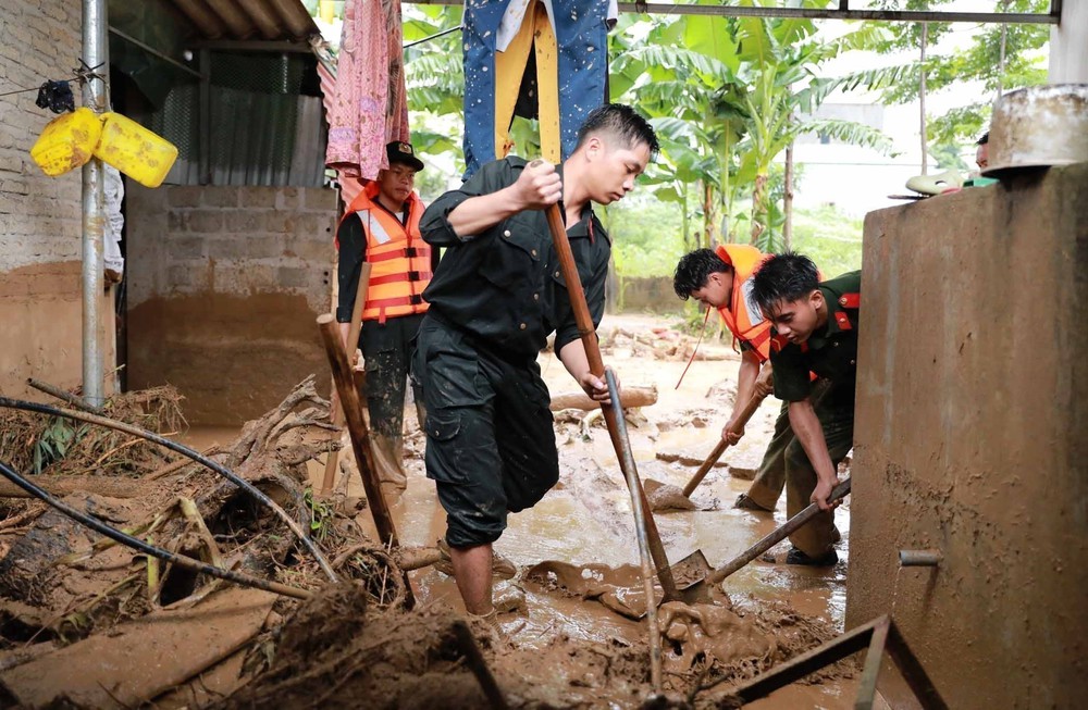 Mường Than (Lai Châu) tan hoang sau lũ quét, sạt lở đất - Ảnh 10. Mường Than (Lai Châu) tan hoang sau lũ quét, sạt lở đất - Ảnh 10.
