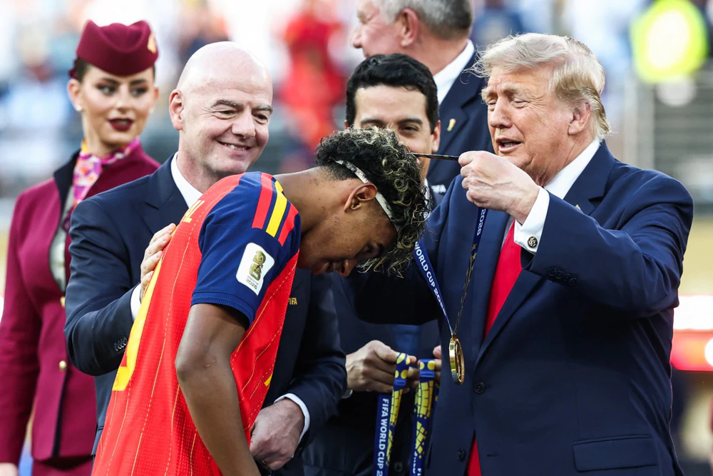 Tổng thống Donald Trump muốn Mỹ đăng cai thêm kỳ World Cup nữa - Ảnh 1. Tổng thống Donald Trump muốn Mỹ đăng cai thêm kỳ World Cup nữa - Ảnh 1.