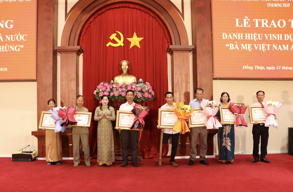 Phong tặng và truy tặng danh hiệu Bà mẹ Việt Nam Anh hùng - Ảnh 3. Phong tặng và truy tặng danh hiệu Bà mẹ Việt Nam Anh hùng - Ảnh 3.