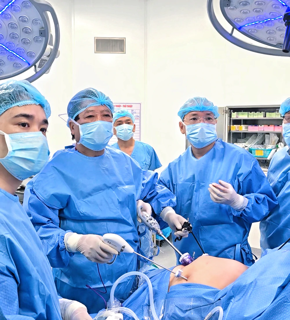 Bệnh viện Việt Đức cơ sở Ninh Bình lần đầu phẫu thuật nội soi điều trị béo phì - Ảnh 1. Bệnh viện Việt Đức cơ sở Ninh Bình lần đầu phẫu thuật nội soi điều trị béo phì - Ảnh 1.