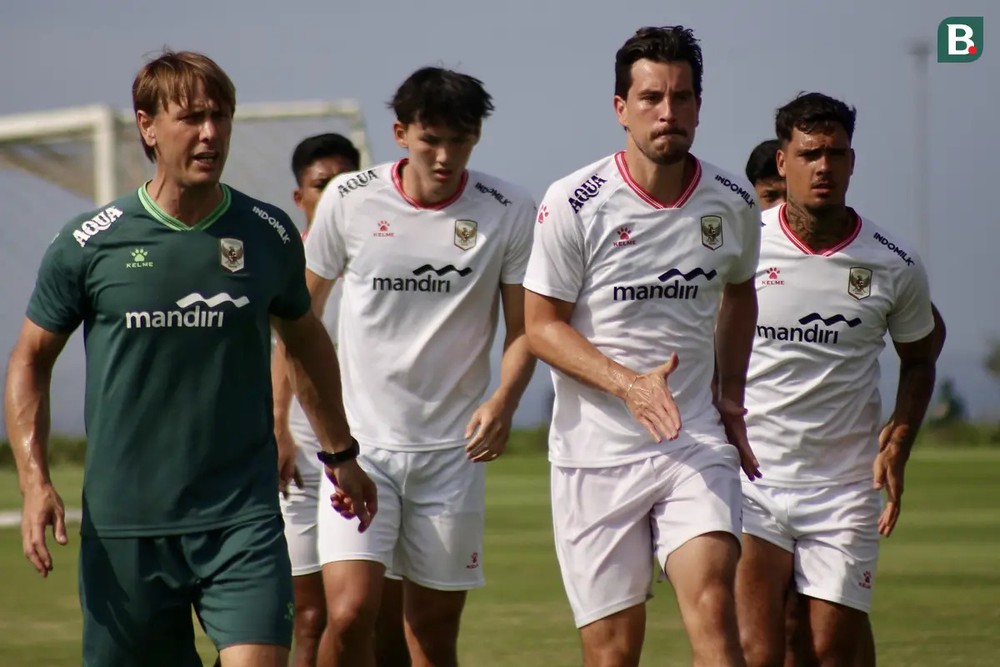 John Herdman khen ngợi tuyển Indonesia sau chiến thắng 3-0 trước Bali United: 'Một màn trình diễn rất mạnh mẽ' - Ảnh 1. John Herdman khen ngợi tuyển Indonesia sau chiến thắng 3-0 trước Bali United: 'Một màn trình diễn rất mạnh mẽ' - Ảnh 1.