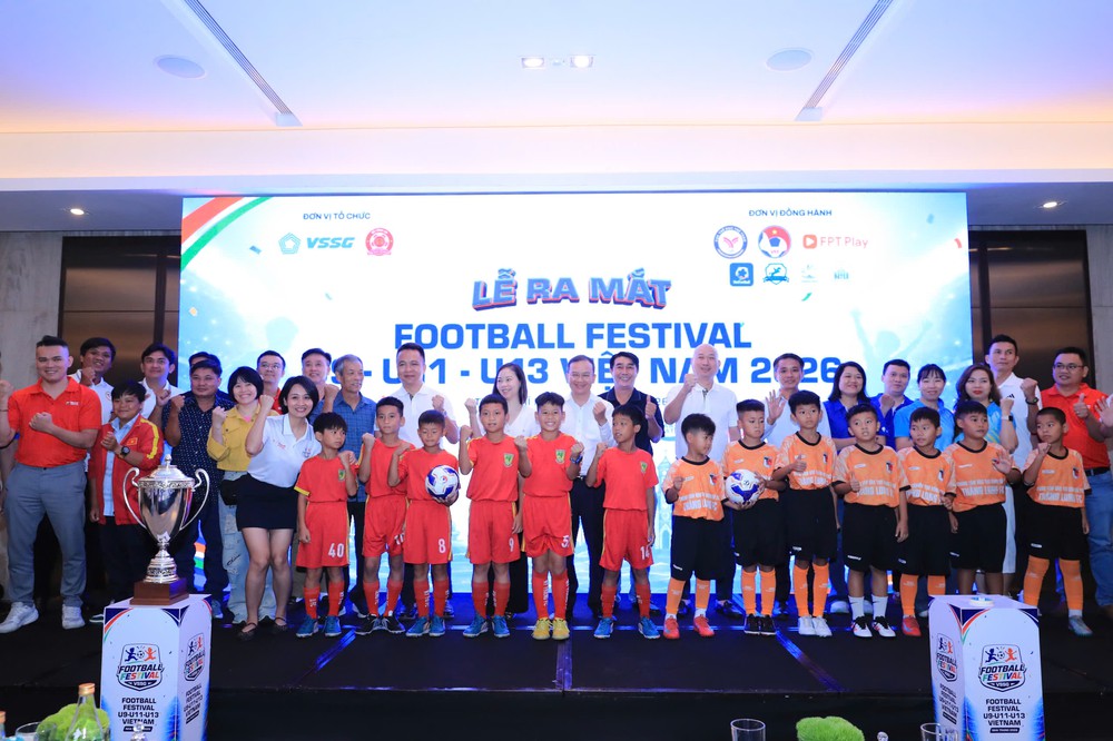 Football Festival U9, U11, U13 Việt Nam 2026 quy tụ gần 1.000 cầu thủ nhí - Ảnh 2. Football Festival U9, U11, U13 Việt Nam 2026 quy tụ gần 1.000 cầu thủ nhí - Ảnh 2.