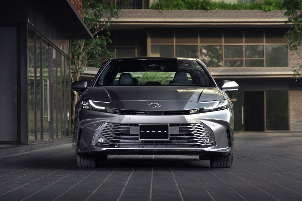 Có gì hấp dẫn ở Camry Hybrid? - Ảnh 1.