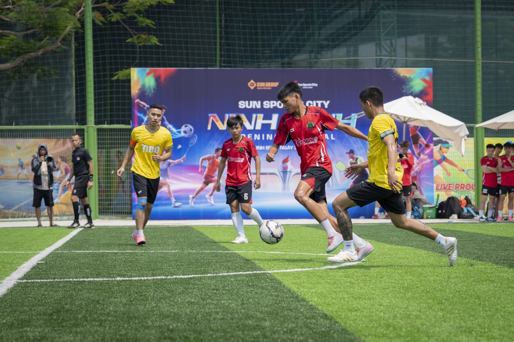 Sun Sports City Ninh Binh liên tiếp đăng cai 4 giải đấu bóng đá và pickleball - Ảnh 4. Sun Sports City Ninh Binh liên tiếp đăng cai 4 giải đấu bóng đá và pickleball - Ảnh 4.