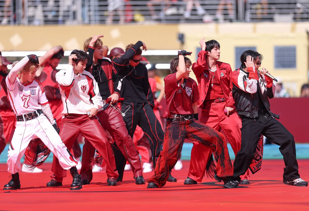 Madonna, BTS, Justin Bieber hưởng lợi lớn sau show giữa giờ chung kết World Cup 2026 - Ảnh 5. Madonna, BTS, Justin Bieber hưởng lợi lớn sau show giữa giờ chung kết World Cup 2026 - Ảnh 5.