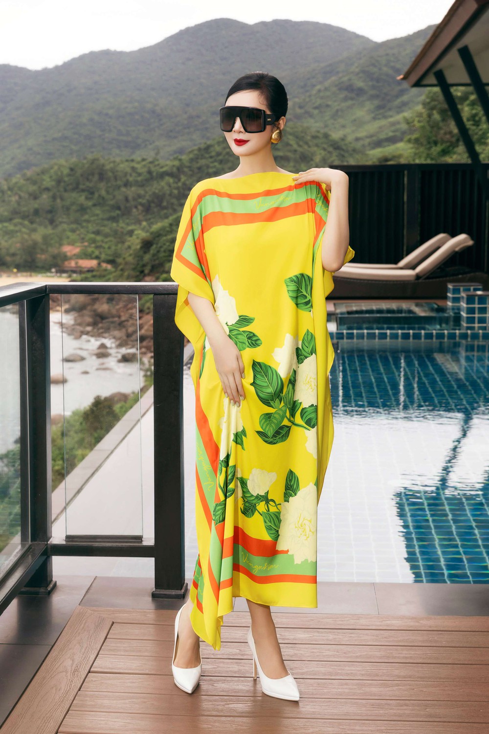 Giáng My bay bổng với đầm hoa đi nghỉ dưỡng - Ảnh 4. Giáng My bay bổng với đầm hoa đi nghỉ dưỡng - Ảnh 4.