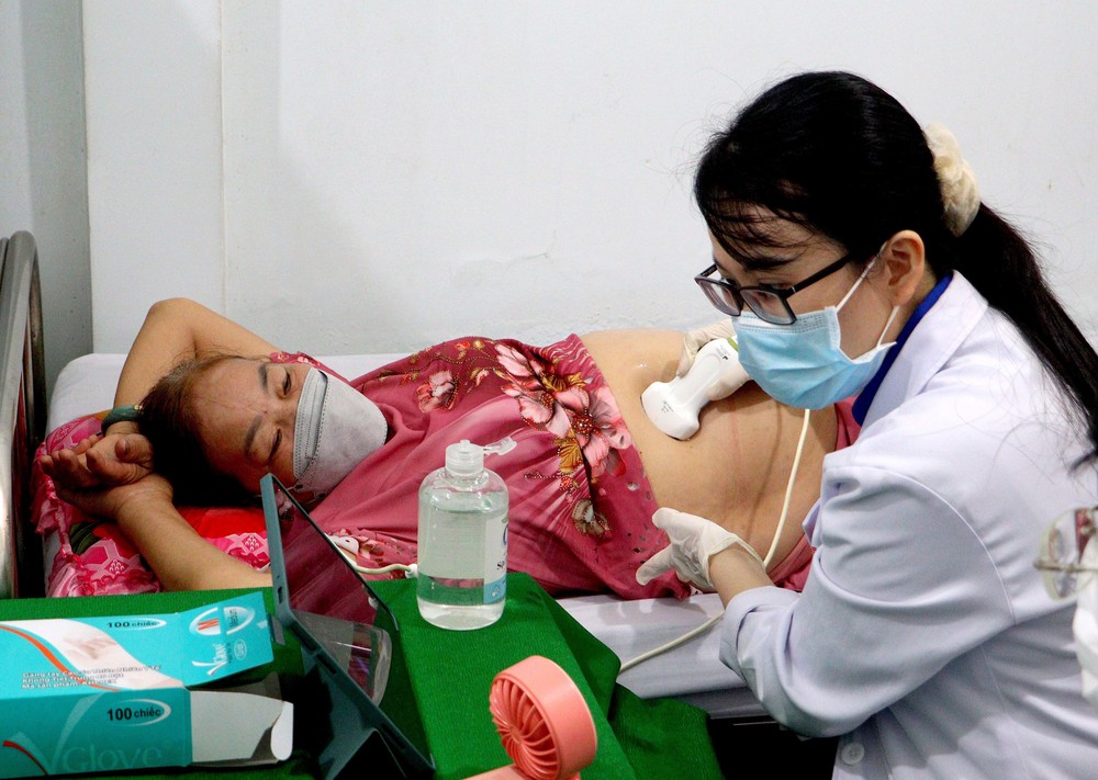 Gần 7.000 người có công được khám bệnh, cấp thuốc miễn phí - Ảnh 4.