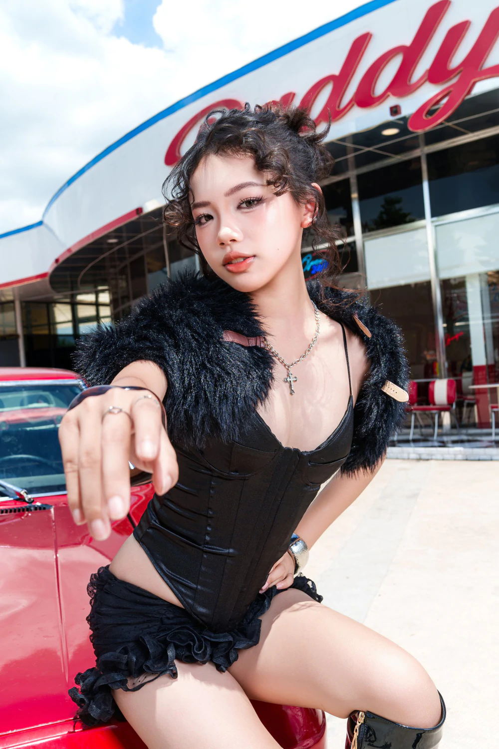 Model Khánh Linh và cú chuyển mình đầy táo bạo - Ảnh 2. Model Khánh Linh và cú chuyển mình đầy táo bạo - Ảnh 2.