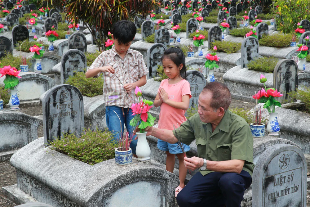 Nghĩa trang liệt sĩ Quốc tế Đồng Tâm - nơi yên nghỉ của những Anh hùng liệt sĩ Việt - Lào - Ảnh 7.