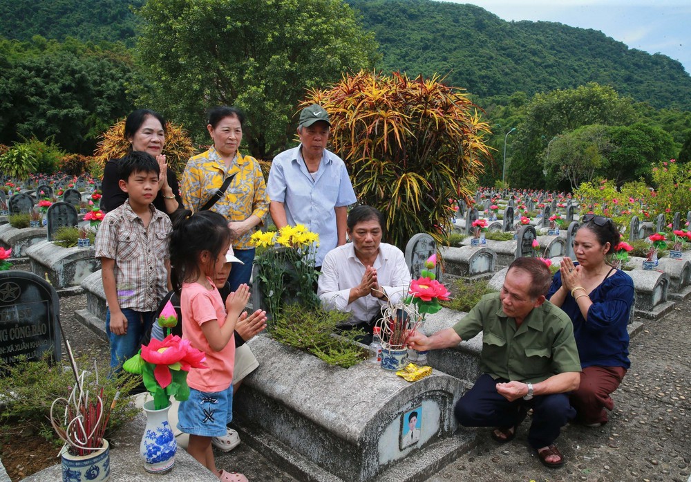 Nghĩa trang liệt sĩ Quốc tế Đồng Tâm - nơi yên nghỉ của những Anh hùng liệt sĩ Việt - Lào - Ảnh 6.
