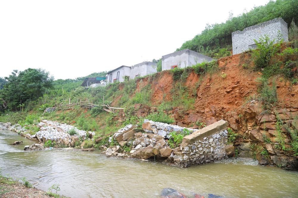 Dự báo thời tiết ngày 28/7: Mưa lớn kéo dài, cảnh báo lũ quét, sạt lở đất ở nhiều xã, phường của 7 tỉnh, thành - Ảnh 1.