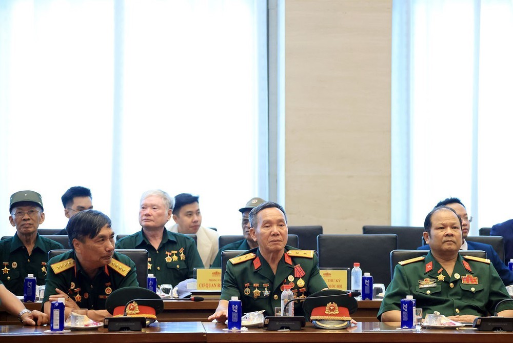 Phó Chủ tịch Quốc hội Nguyễn Thị Thanh gặp mặt Đoàn đại biểu người có công với cách mạng tiêu biểu - Ảnh 5. Phó Chủ tịch Quốc hội Nguyễn Thị Thanh gặp mặt Đoàn đại biểu người có công với cách mạng tiêu biểu - Ảnh 5.