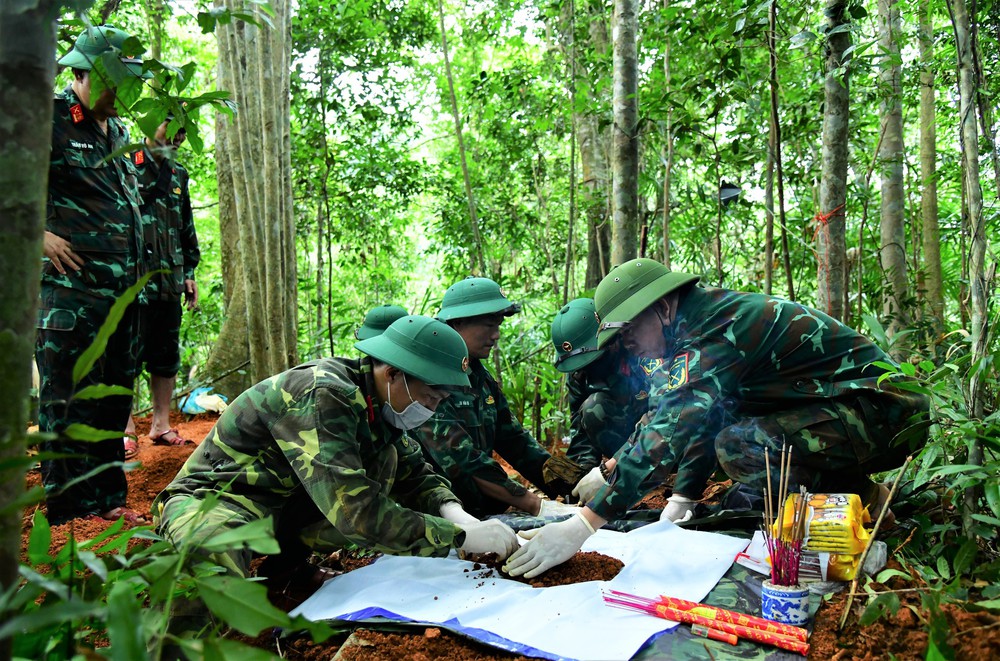 Chủ tịch UBND tỉnh Quảng Trị: Tìm kiếm, quy tập hài cốt liệt sĩ là trách nhiệm thiêng liêng trước các thế hệ cha anh - Ảnh 2.