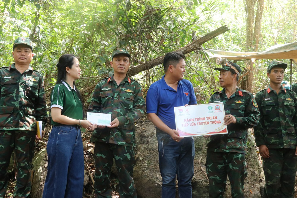 Nhiều hoạt động ý nghĩa tại cơ quan có số nhà báo liệt sĩ nhiều nhất cả nước - Ảnh 3. Nhiều hoạt động ý nghĩa tại cơ quan có số nhà báo liệt sĩ nhiều nhất cả nước - Ảnh 3.