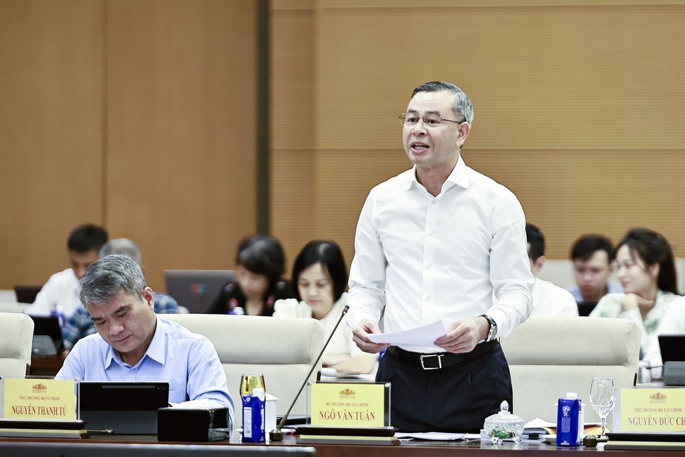 Phiên họp thứ 4, Ủy ban Thường vụ Quốc hội: Quy định cơ chế, chính sách đặc thù đối với dự án xây dựng khu đô thị lấn biển tại thành phố Đà Nẵng - Ảnh 1. Phiên họp thứ 4, Ủy ban Thường vụ Quốc hội: Quy định cơ chế, chính sách đặc thù đối với dự án xây dựng khu đô thị lấn biển tại thành phố Đà Nẵng - Ảnh 1.