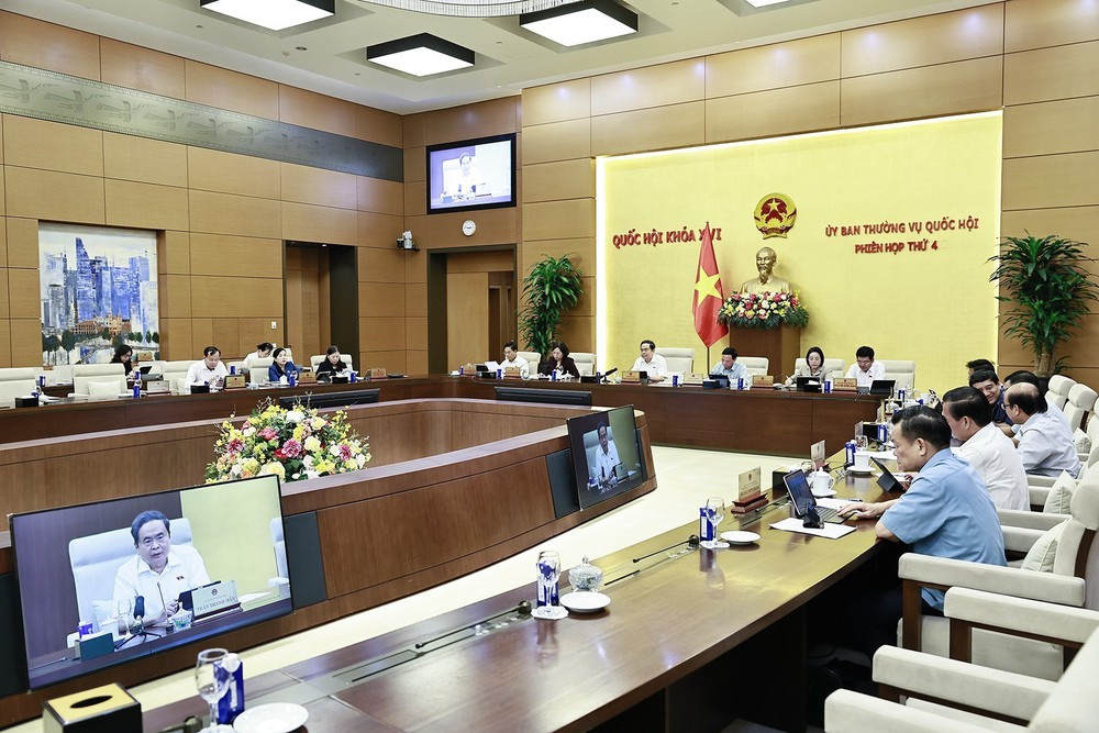 Phiên họp thứ 4, Ủy ban Thường vụ Quốc hội: Bảo đảm đồng bộ, thống nhất hệ thống pháp luật về quân sự, quốc phòng - Ảnh 4.