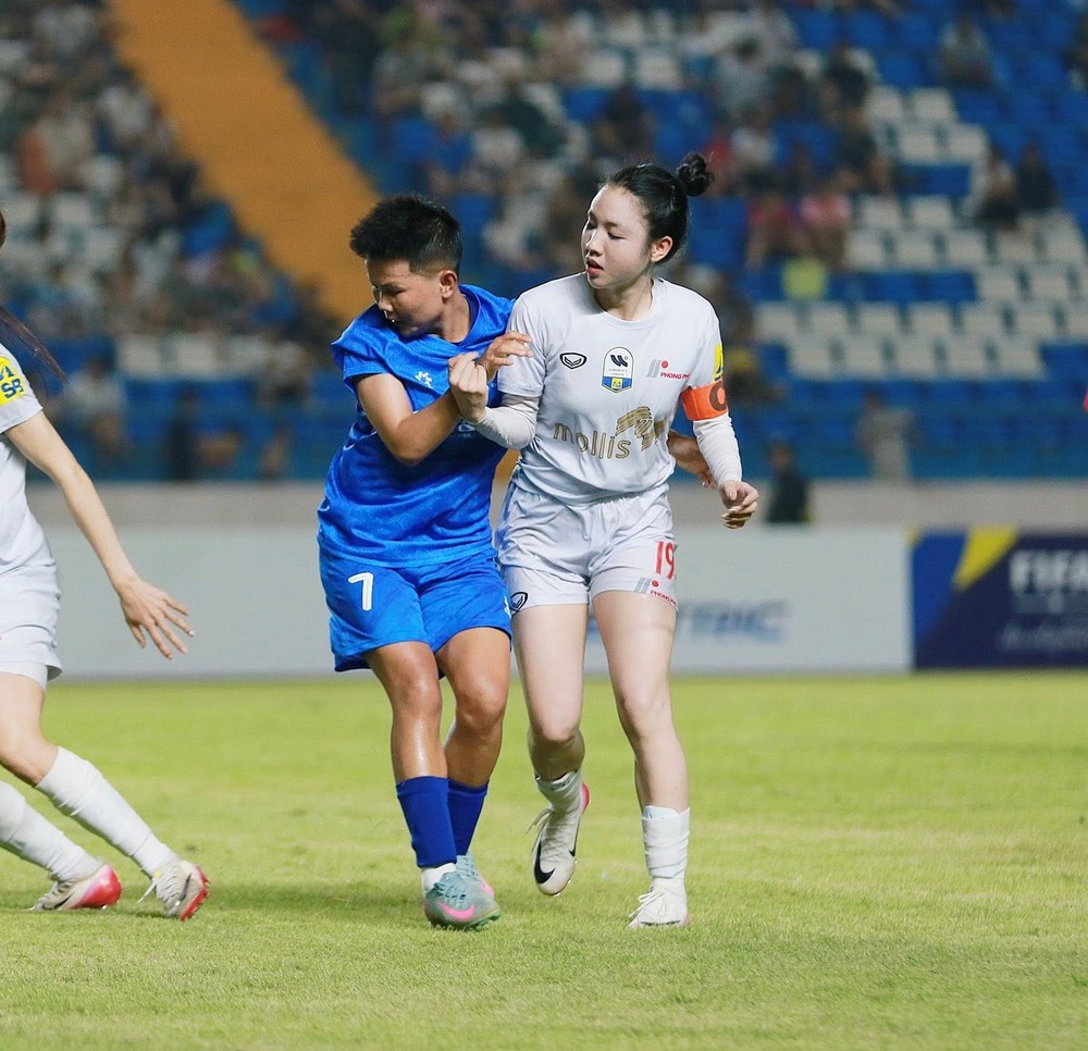 'Hot girl' sân cỏ Trần Thị Duyên chấn thương, lỡ hẹn ASIAD 20 - Ảnh 1.