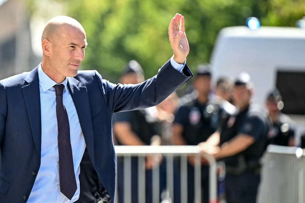 Từ ngày 29/7, Zinedine Zidane sẽ chính thức đảm nhận cương vị HLV trưởng đội tuyển Pháp, khép lại nhiều năm chờ đợi của người hâm mộ xứ lục lăng. Ảnh: AFP/TTXVN