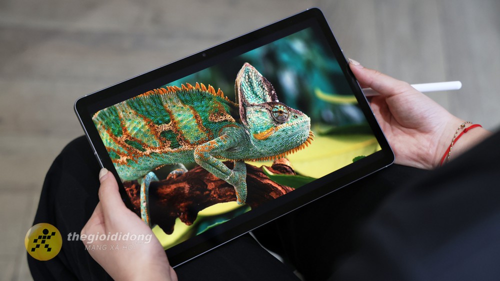 Galaxy Tab S10 FE hơn 10 triệu đồng: S Pen đi kèm tạo khác biệt gì? - Ảnh 2. Galaxy Tab S10 FE hơn 10 triệu đồng: S Pen đi kèm tạo khác biệt gì? - Ảnh 2.