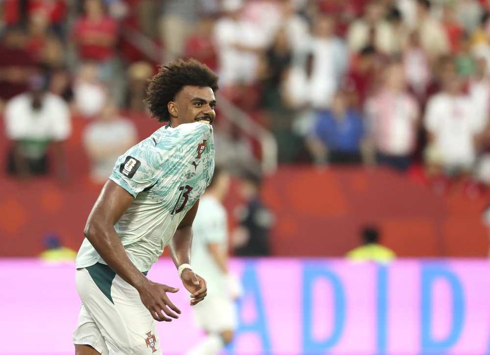 Tin chuyển nhượng 29/7: Real Madrid đưa Renato Veiga vào tầm ngắm, Liverpool gia nhập cuộc đua giành Ezri Konsa - Ảnh 1.