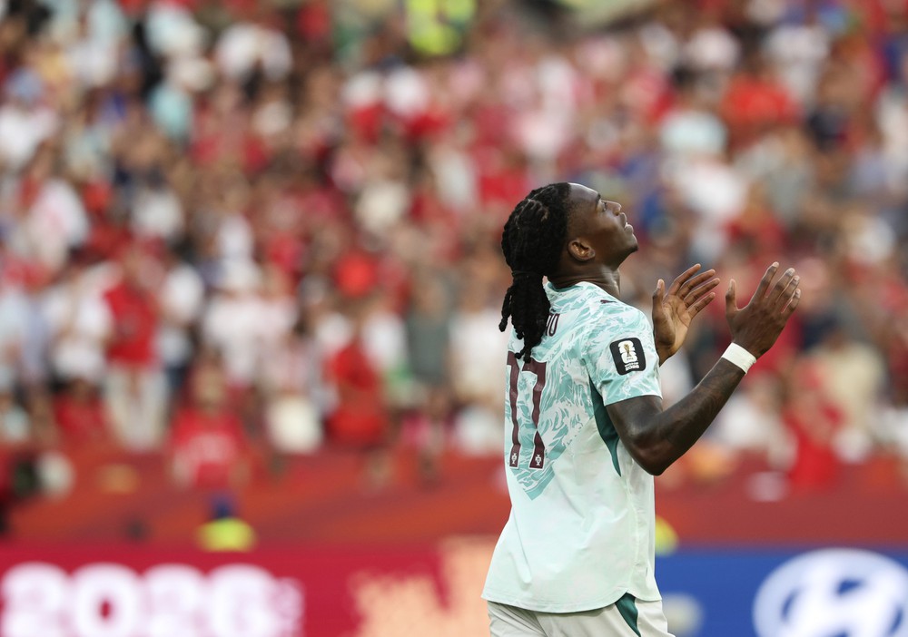 Tin chuyển nhượng 29/7: Real Madrid đưa Renato Veiga vào tầm ngắm, Liverpool gia nhập cuộc đua giành Ezri Konsa - Ảnh 6.