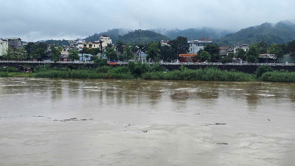  Mưa lớn gây lũ trên sông Hồng tại Lào Cai - Ảnh 5.