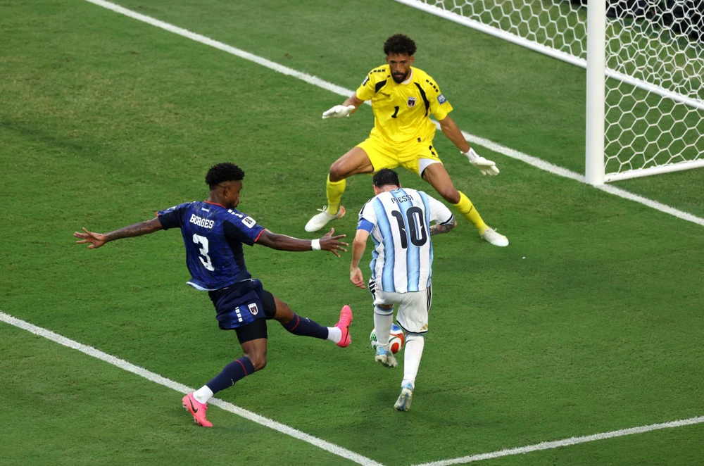 Messi trở thành cầu thủ đầu tiên cán mốc 20 bàn thắng ở World Cup - Ảnh 1. Messi trở thành cầu thủ đầu tiên cán mốc 20 bàn thắng ở World Cup - Ảnh 1.