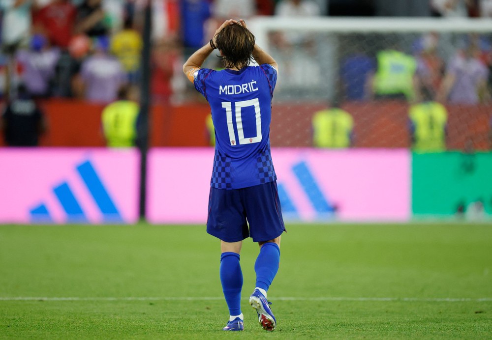 HLV Dalic xót xa cho Modric ngày Croatia dừng bước ở World Cup 2026: "Cậu ấy không xứng đáng kết thúc như thế" - Ảnh 1. HLV Dalic xót xa cho Modric ngày Croatia dừng bước ở World Cup 2026: "Cậu ấy không xứng đáng kết thúc như thế" - Ảnh 1.