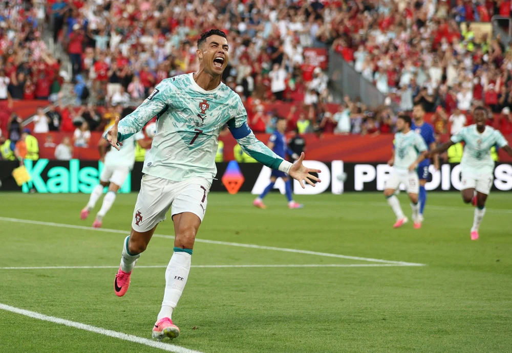 Xác định toàn bộ 8 cặp đấu vòng 16 đội World Cup 2026 - Ảnh 1. Xác định toàn bộ 8 cặp đấu vòng 16 đội World Cup 2026 - Ảnh 1.