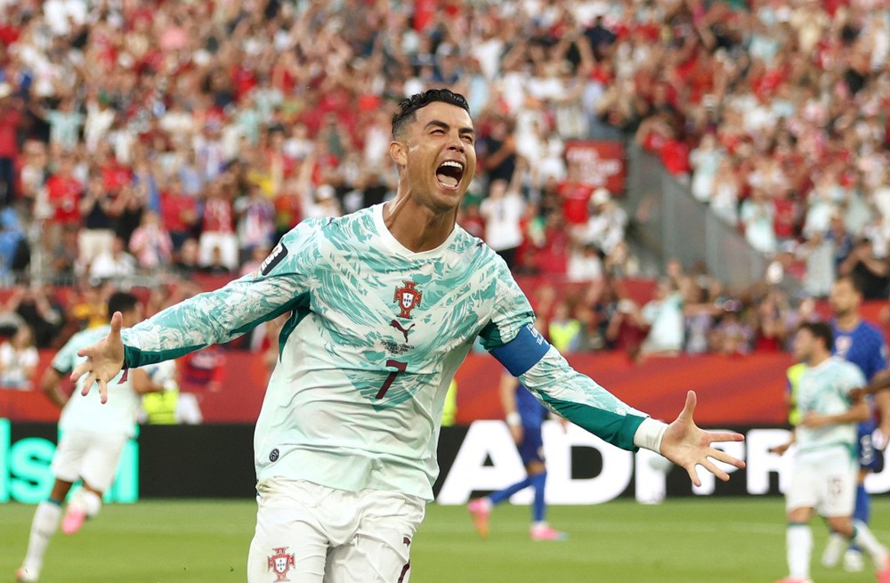 Ronaldo lần đầu lên tiếng về tin giải nghệ: "Tôi sẽ quyết định sau World Cup" - Ảnh 1.