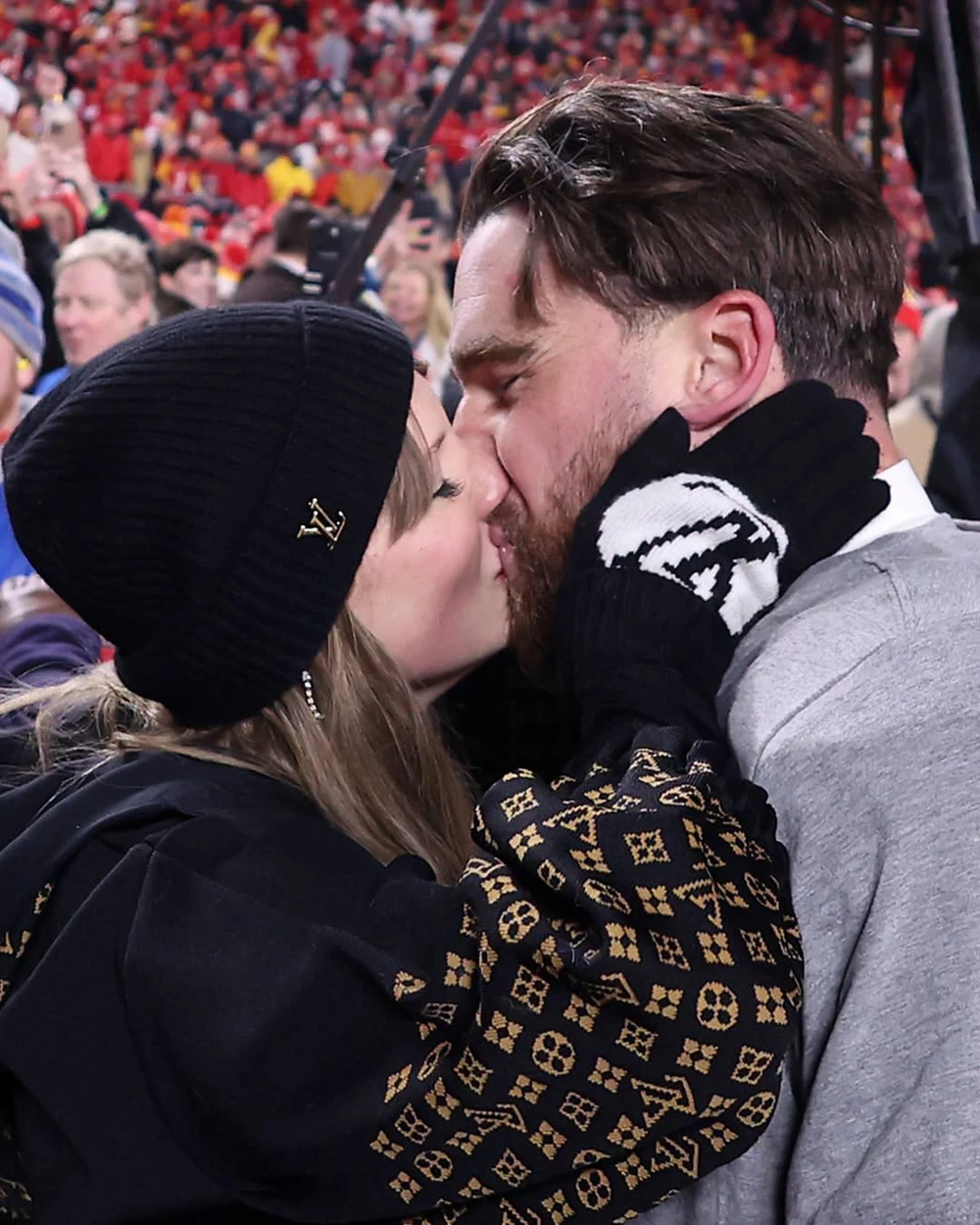 Đám cưới thế kỷ của Taylor Swift và Travis Kelce: Điều gì đang chờ đợi cặp đôi quyền lực? - Ảnh 8. Đám cưới thế kỷ của Taylor Swift và Travis Kelce: Điều gì đang chờ đợi cặp đôi quyền lực? - Ảnh 8.