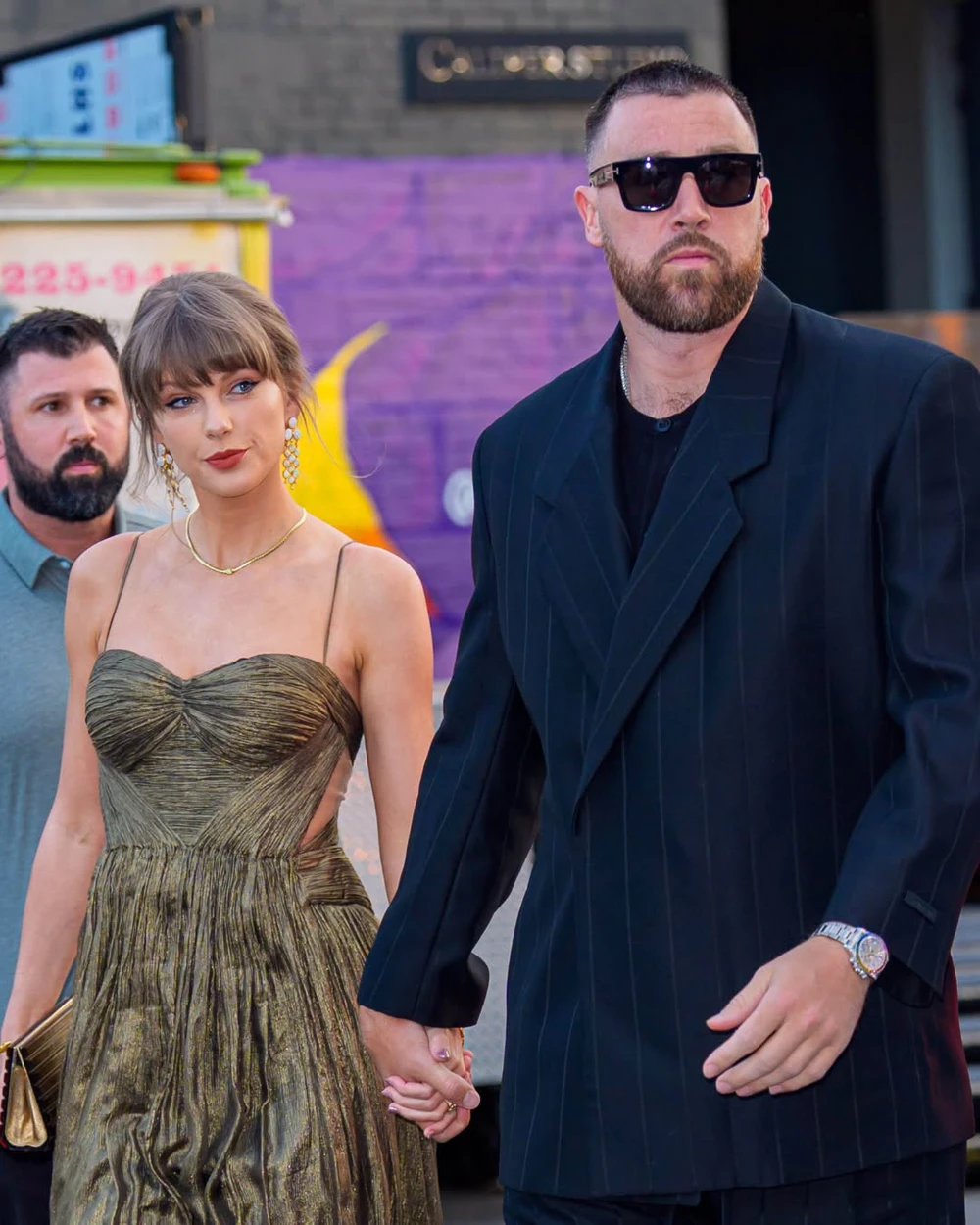 Đám cưới thế kỷ của Taylor Swift và Travis Kelce: Điều gì đang chờ đợi cặp đôi quyền lực? - Ảnh 1. Đám cưới thế kỷ của Taylor Swift và Travis Kelce: Điều gì đang chờ đợi cặp đôi quyền lực? - Ảnh 1.
