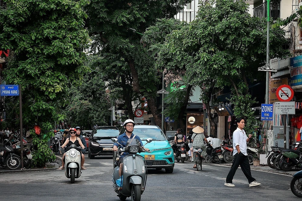 Thành phố Hà Nội thí điểm vùng phát thải thấp tại phố cổ từ 1/7 - Ảnh 2. Thành phố Hà Nội thí điểm vùng phát thải thấp tại phố cổ từ 1/7 - Ảnh 2.