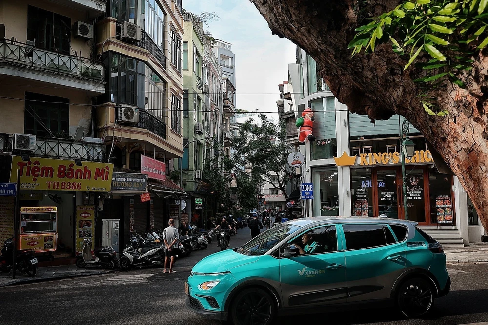 Thành phố Hà Nội thí điểm vùng phát thải thấp tại phố cổ từ 1/7 - Ảnh 1. Thành phố Hà Nội thí điểm vùng phát thải thấp tại phố cổ từ 1/7 - Ảnh 1.