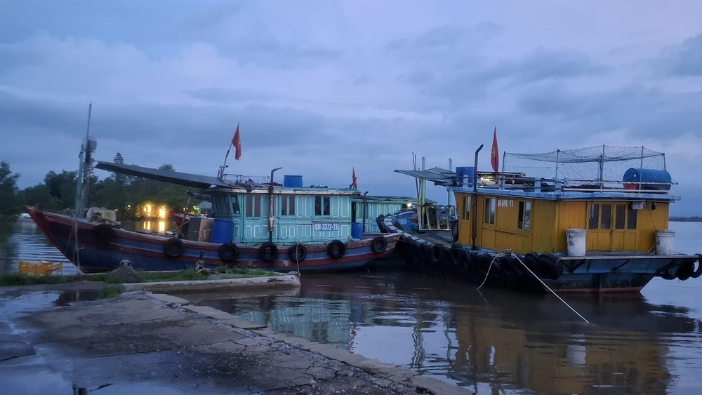 Cập nhật diễn biến cơn bão số 1: Công điện Khẩn ứng phó với bão số 1 và mưa lũ sau bão - Ảnh 2. Cập nhật diễn biến cơn bão số 1: Công điện Khẩn ứng phó với bão số 1 và mưa lũ sau bão - Ảnh 2.