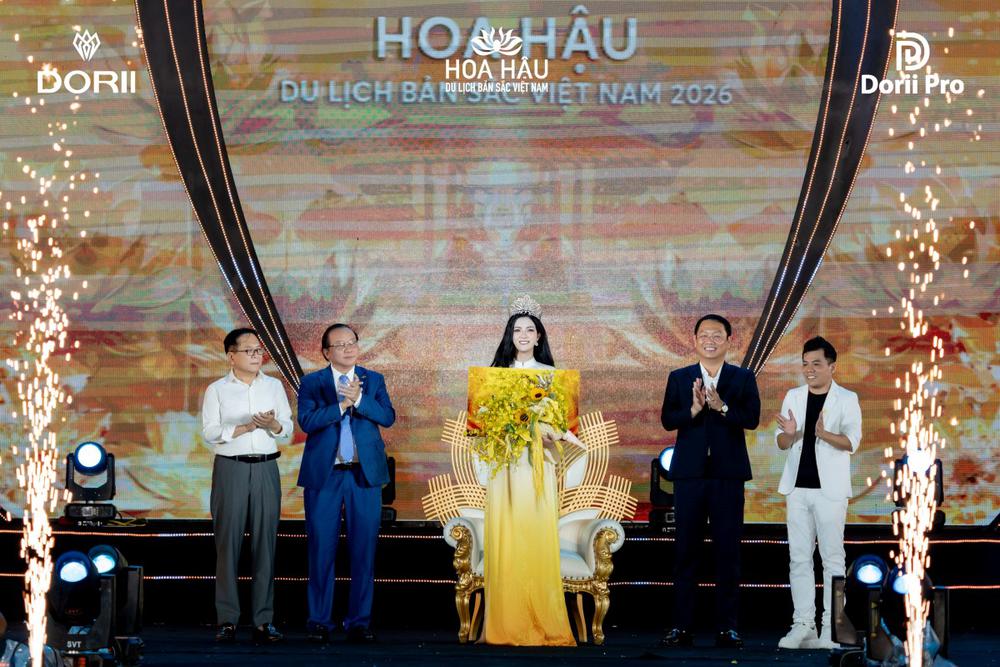 Vũ Thị Thảo đăng quang Hoa hậu Du lịch Bản sắc Việt Nam 2026 - Ảnh 4. Vũ Thị Thảo đăng quang Hoa hậu Du lịch Bản sắc Việt Nam 2026 - Ảnh 4.