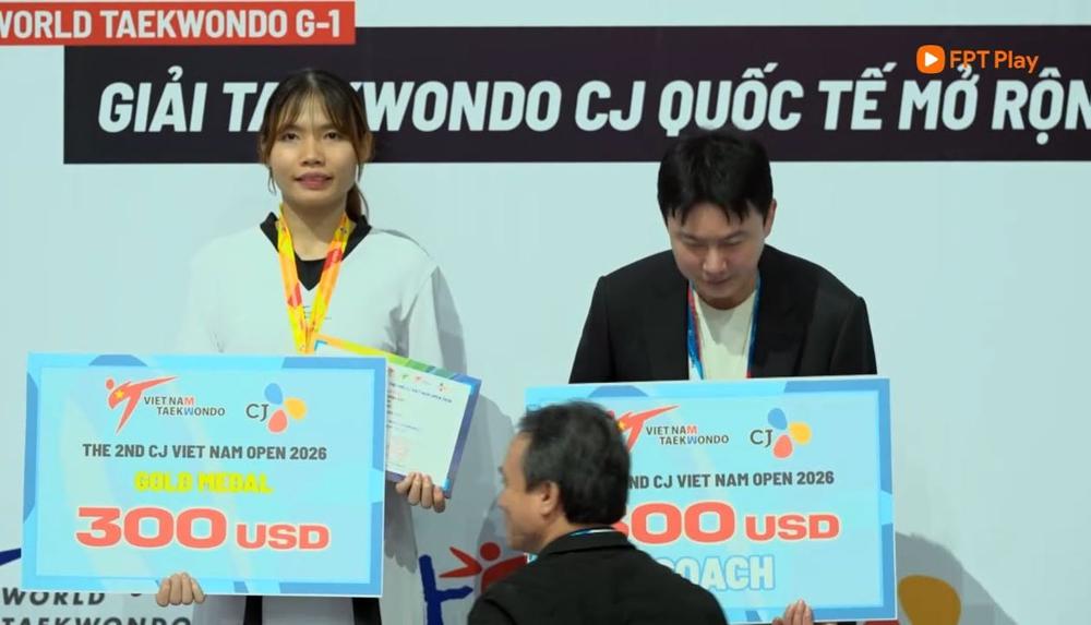 Bạc Thị Khiêm giành HCV tại giải taekwondo quốc tế mở rộng Vietnam Open 2026 - Ảnh 1. Bạc Thị Khiêm giành HCV tại giải taekwondo quốc tế mở rộng Vietnam Open 2026 - Ảnh 1.