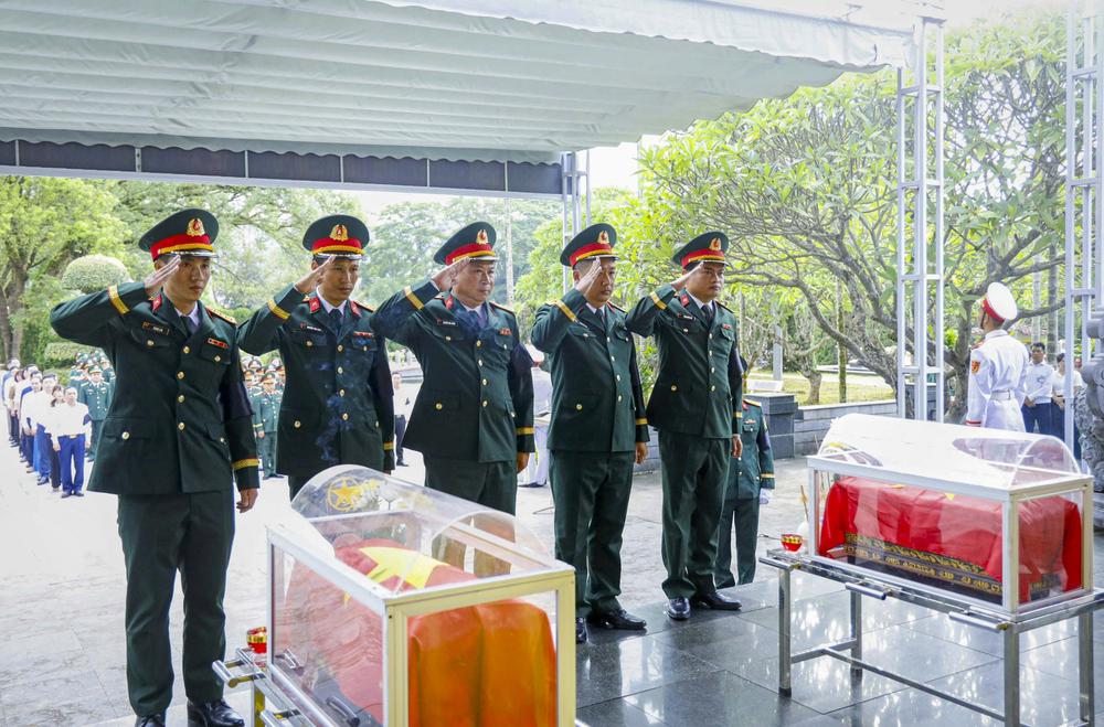Lấy mẫu AND tại khu vực có nhiều mộ liệt sĩ chưa xác định được thông tin - Ảnh 3. Lấy mẫu AND tại khu vực có nhiều mộ liệt sĩ chưa xác định được thông tin - Ảnh 3.