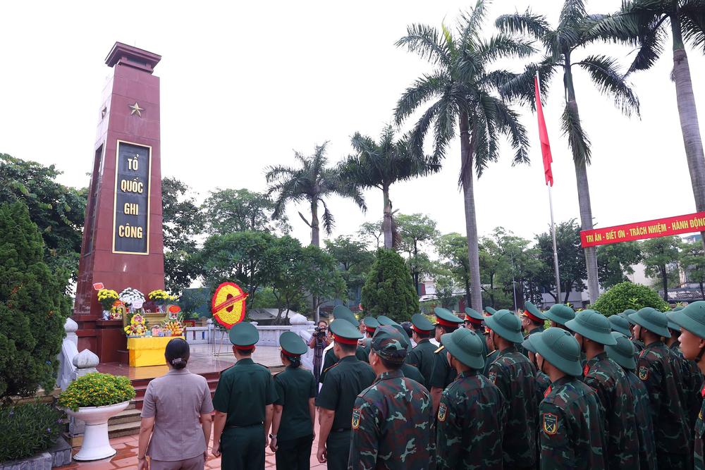 Hà Nội triển khai việc khai quật, lấy mẫu và bàn giao mẫu hài cốt liệt sĩ - Ảnh 2.