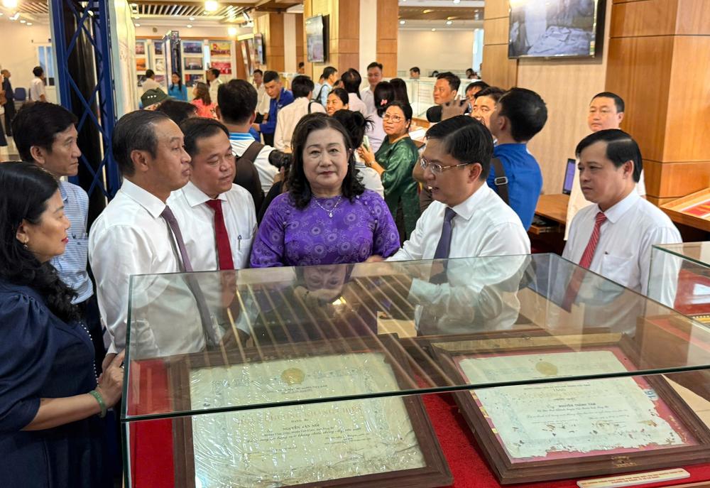 Triển lãm những chứng cứ lịch sử có giá trị đặc biệt - Ảnh 3. Triển lãm những chứng cứ lịch sử có giá trị đặc biệt - Ảnh 3.