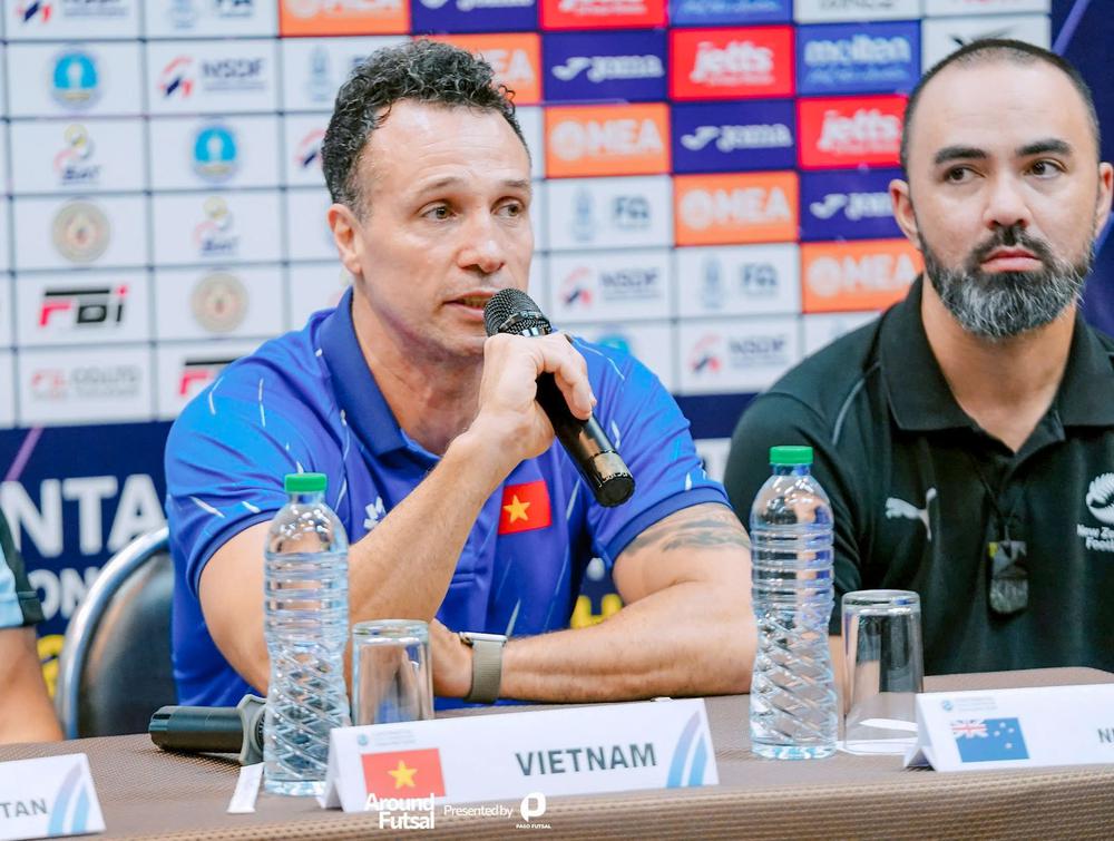 HLV futsal Việt Nam quyết định trao cơ hội cho cầu thủ trẻ - Ảnh 1. HLV futsal Việt Nam quyết định trao cơ hội cho cầu thủ trẻ - Ảnh 1.