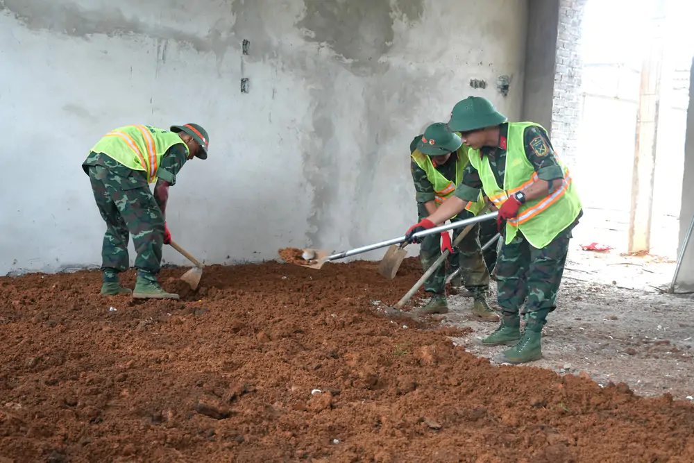 Tăng tiến độ thi công các trường vùng biên để kịp năm học mới - Ảnh 6. Tăng tiến độ thi công các trường vùng biên để kịp năm học mới - Ảnh 6.