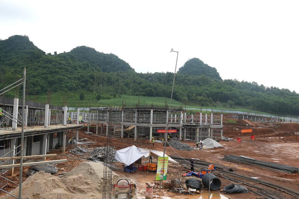 Tăng tiến độ thi công các trường vùng biên để kịp năm học mới - Ảnh 3. Tăng tiến độ thi công các trường vùng biên để kịp năm học mới - Ảnh 3.