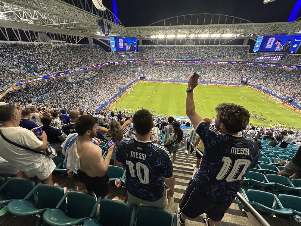 Kí sự World Cup: Ngày những điệu “Muchachos” run rẩy - Ảnh 2. Kí sự World Cup: Ngày những điệu “Muchachos” run rẩy - Ảnh 2.